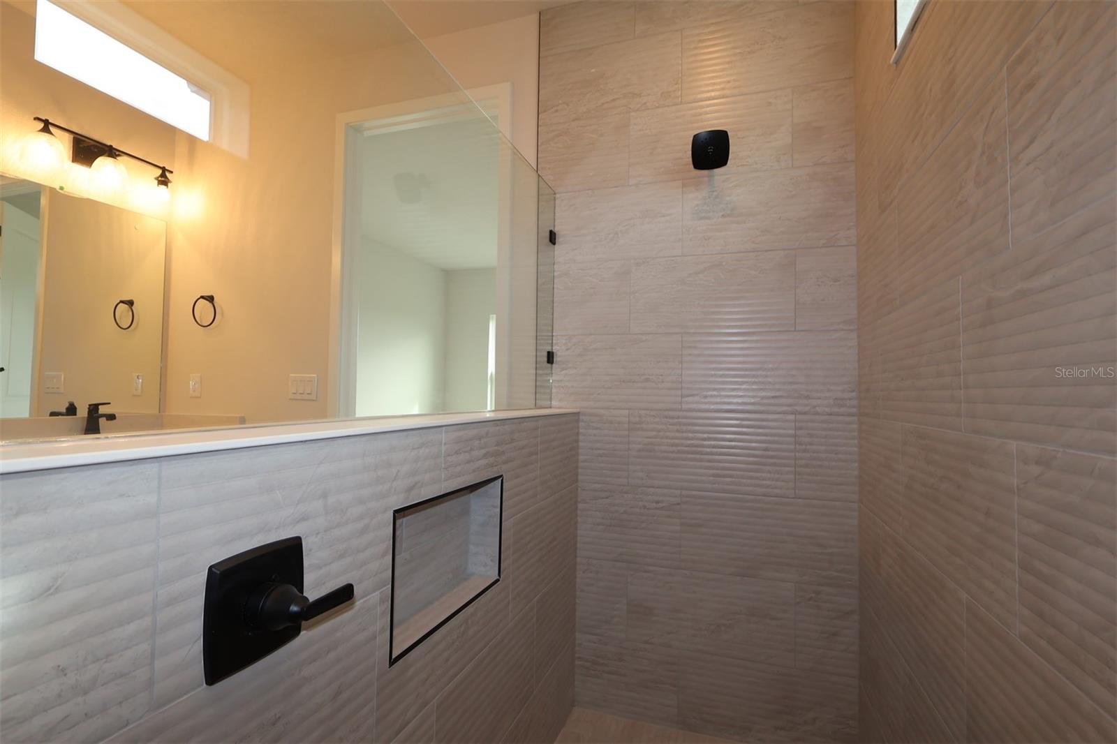 Image 17 of 31 For 5129 Chapel Row Avenue