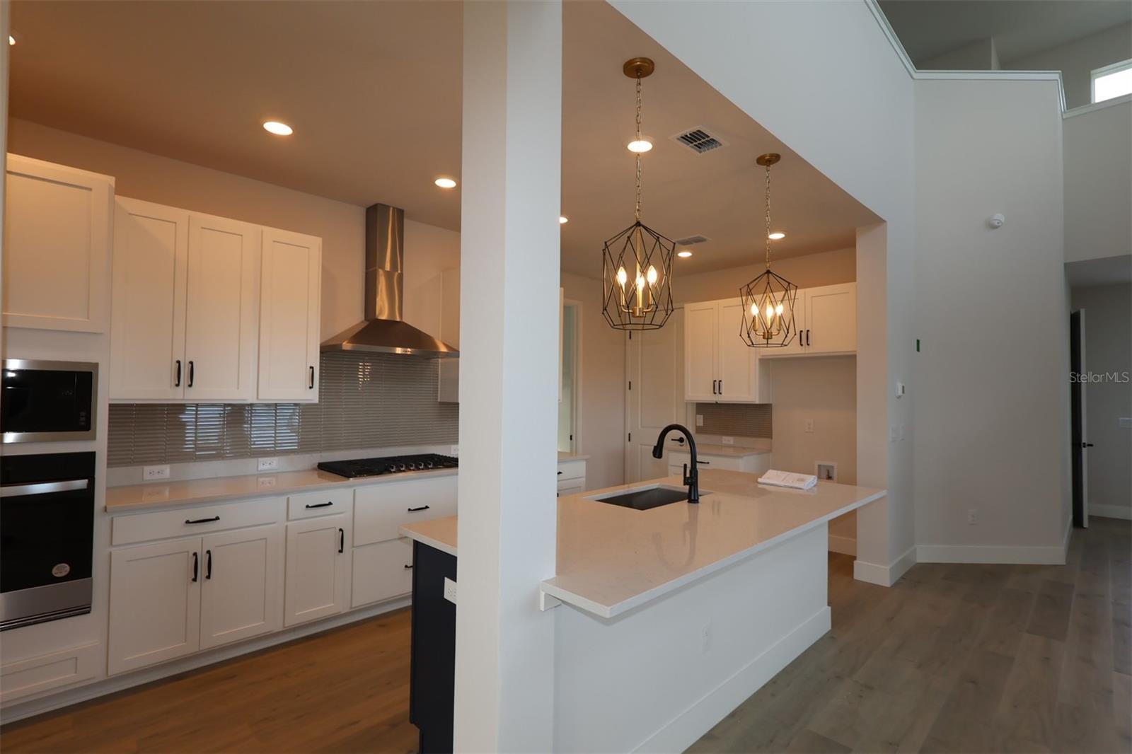 Image 4 of 31 For 5129 Chapel Row Avenue