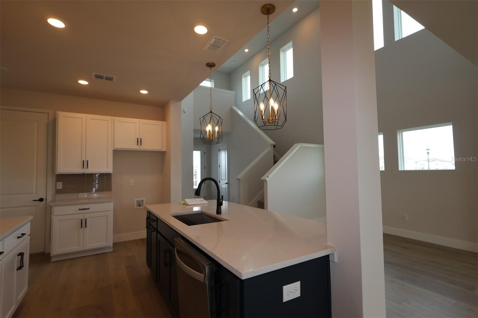 Image 6 of 31 For 5129 Chapel Row Avenue