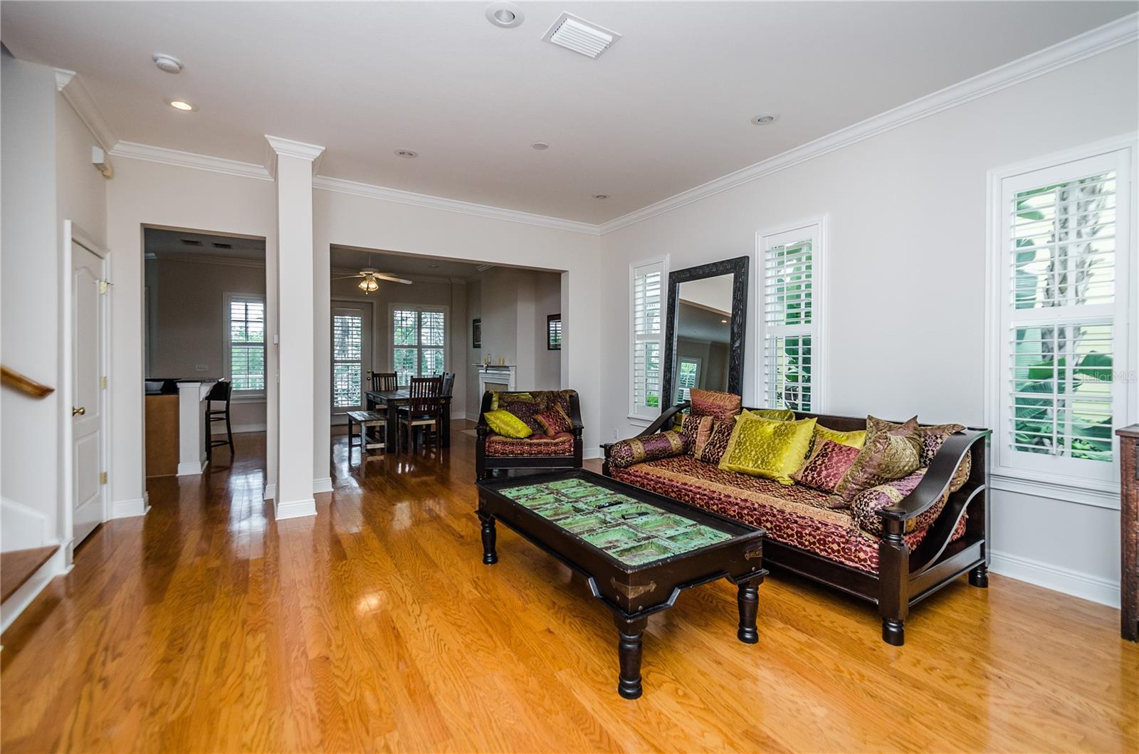 Image 2 of 37 For 924 Hemingway Circle