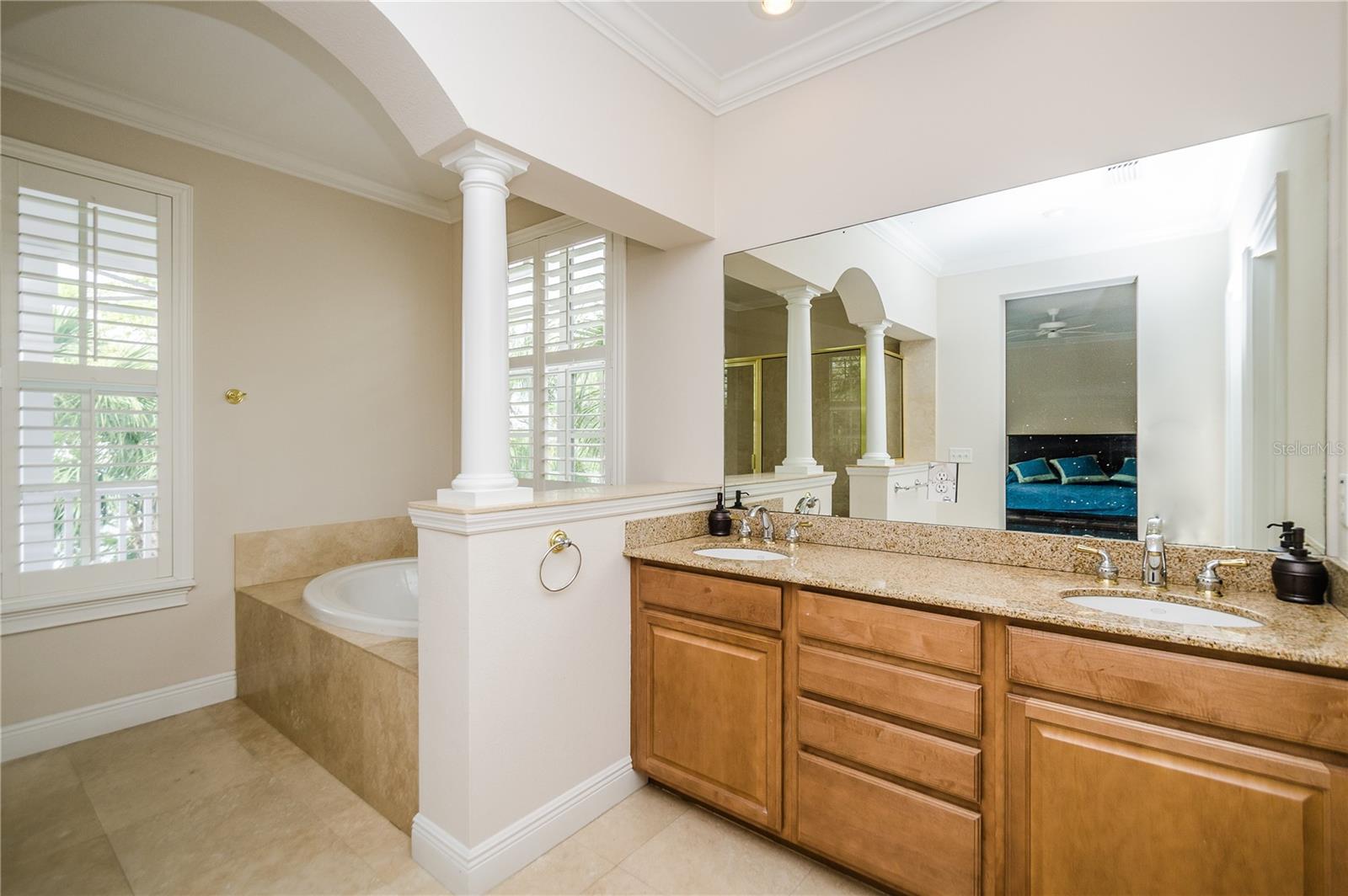 Image 26 of 37 For 924 Hemingway Circle