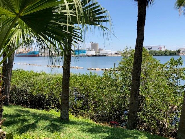 Image 32 of 37 For 924 Hemingway Circle