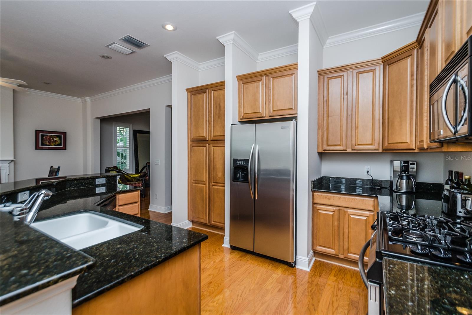 Image 7 of 37 For 924 Hemingway Circle