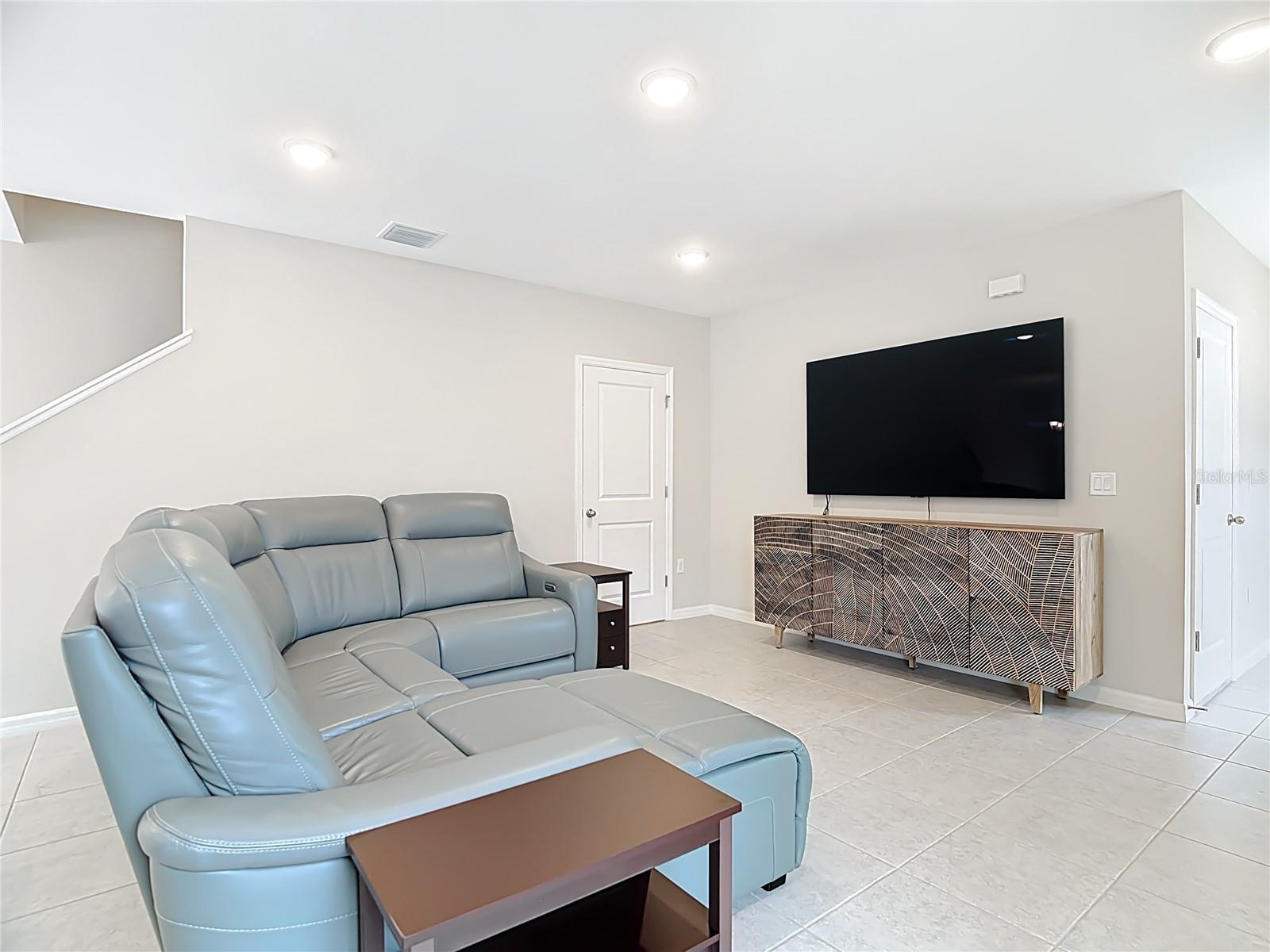 Image 5 of 42 For 3657 Majestic Drive