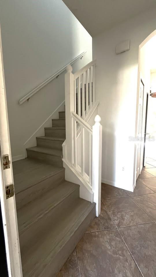 Image 4 of 10 For 11003 Blaine Top Place