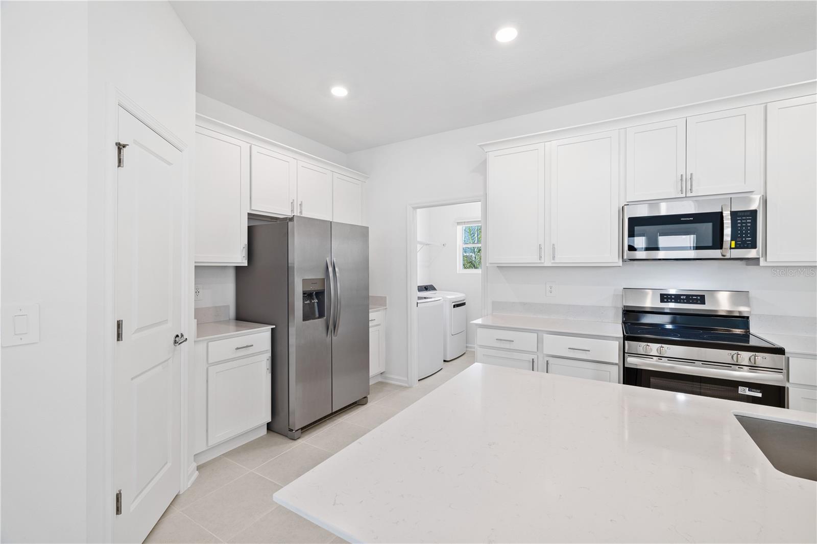 Image 11 of 37 For 6008 Zen Way