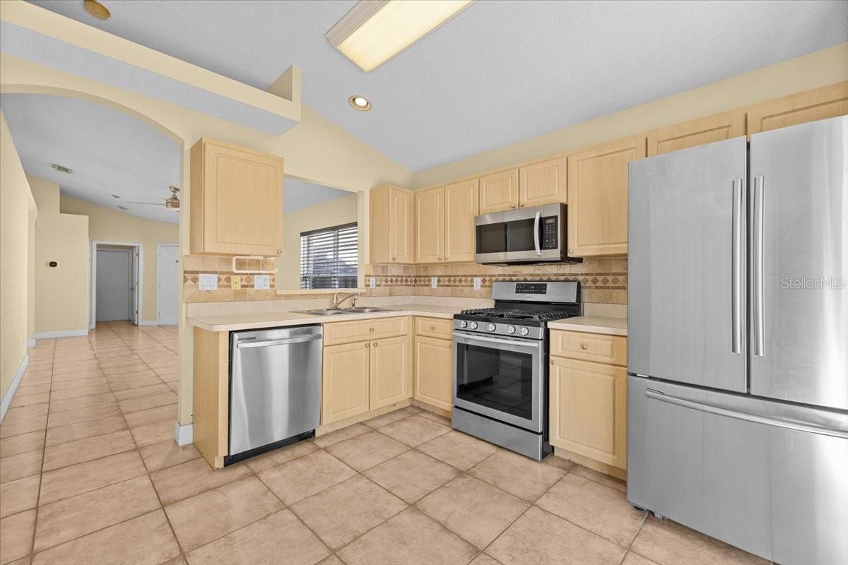 Image 6 of 24 For 6052 Pointe Pleasant Boulevard