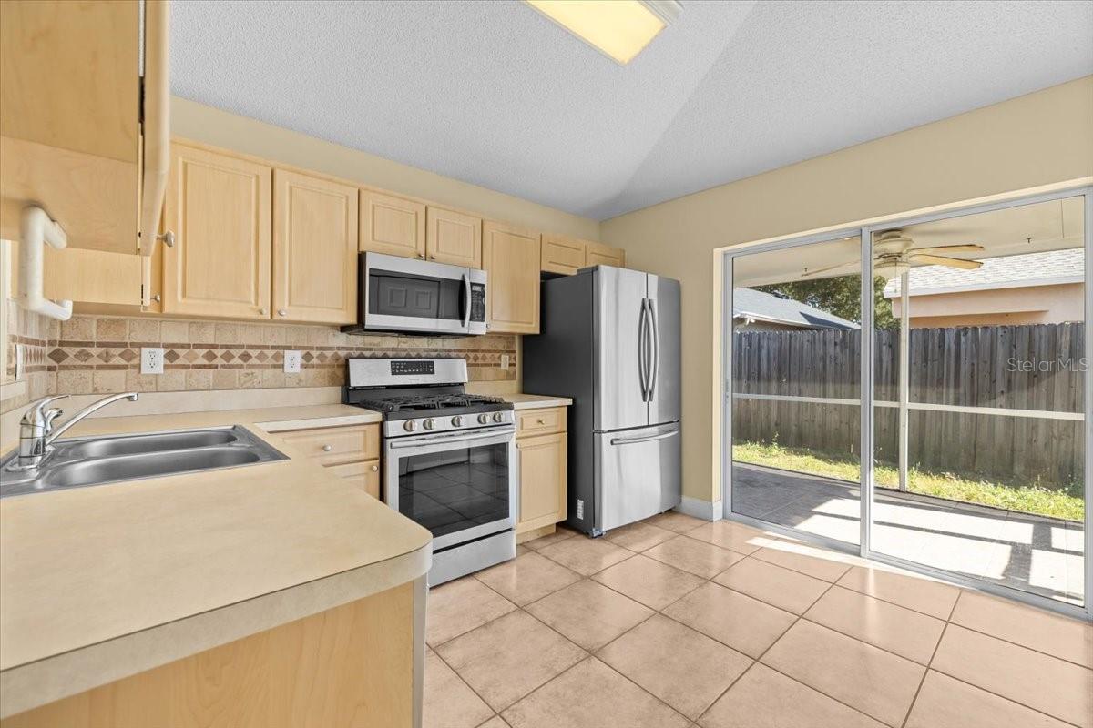 Image 7 of 24 For 6052 Pointe Pleasant Boulevard