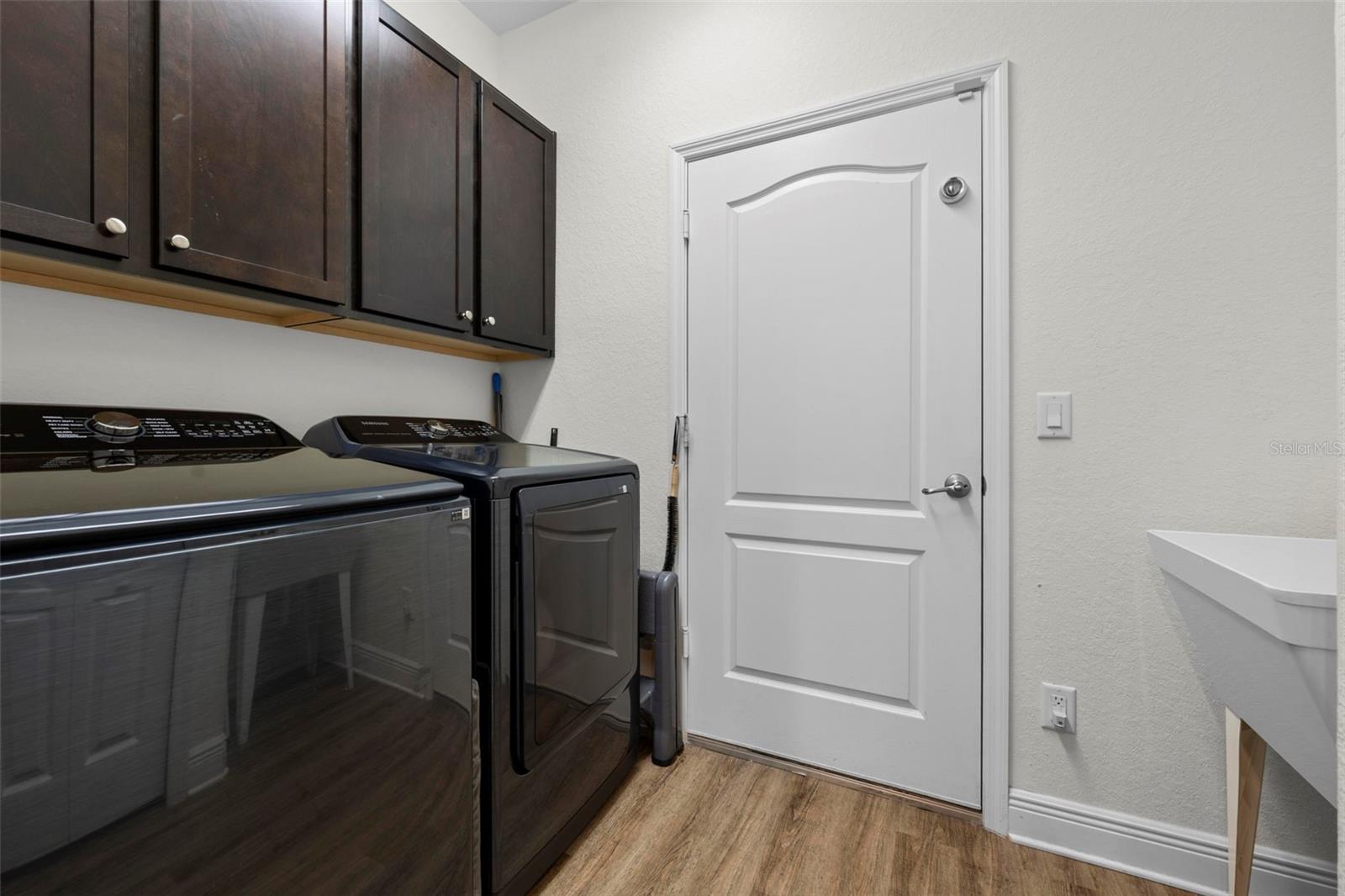 Image 24 of 45 For 8104 Nightingale Road