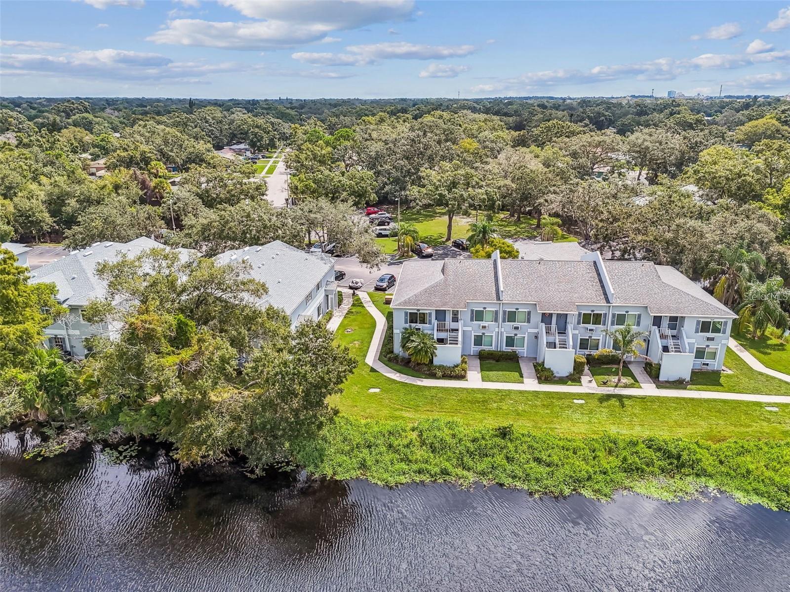 Image 13 of 33 For 4133 Dolphin Drive 4133