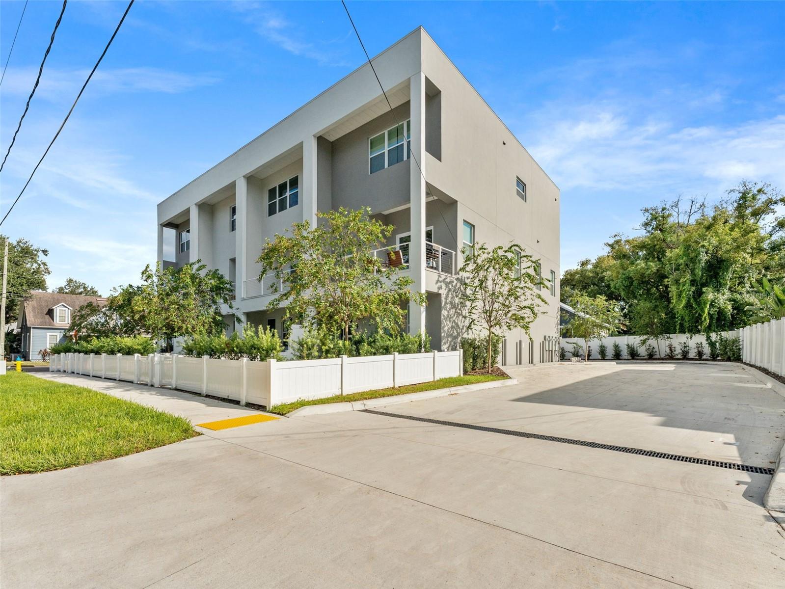 Image 2 of 44 For 102 Adalee  