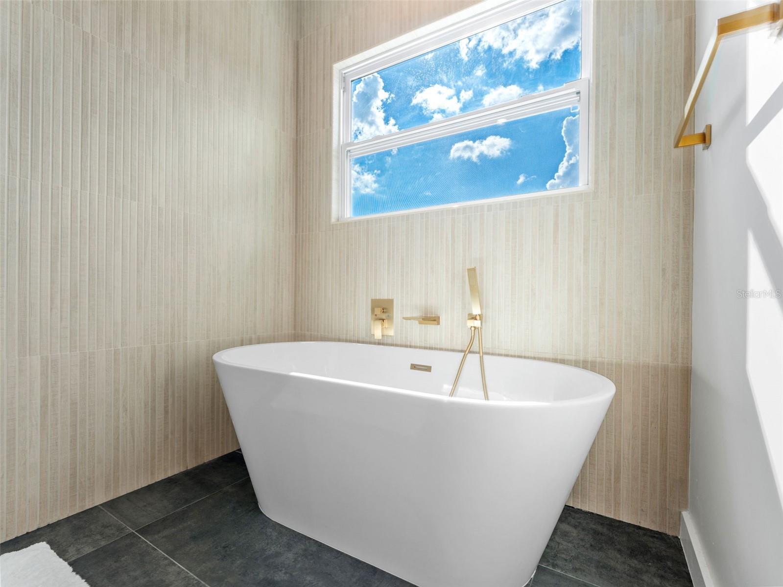 Image 27 of 44 For 102 Adalee  