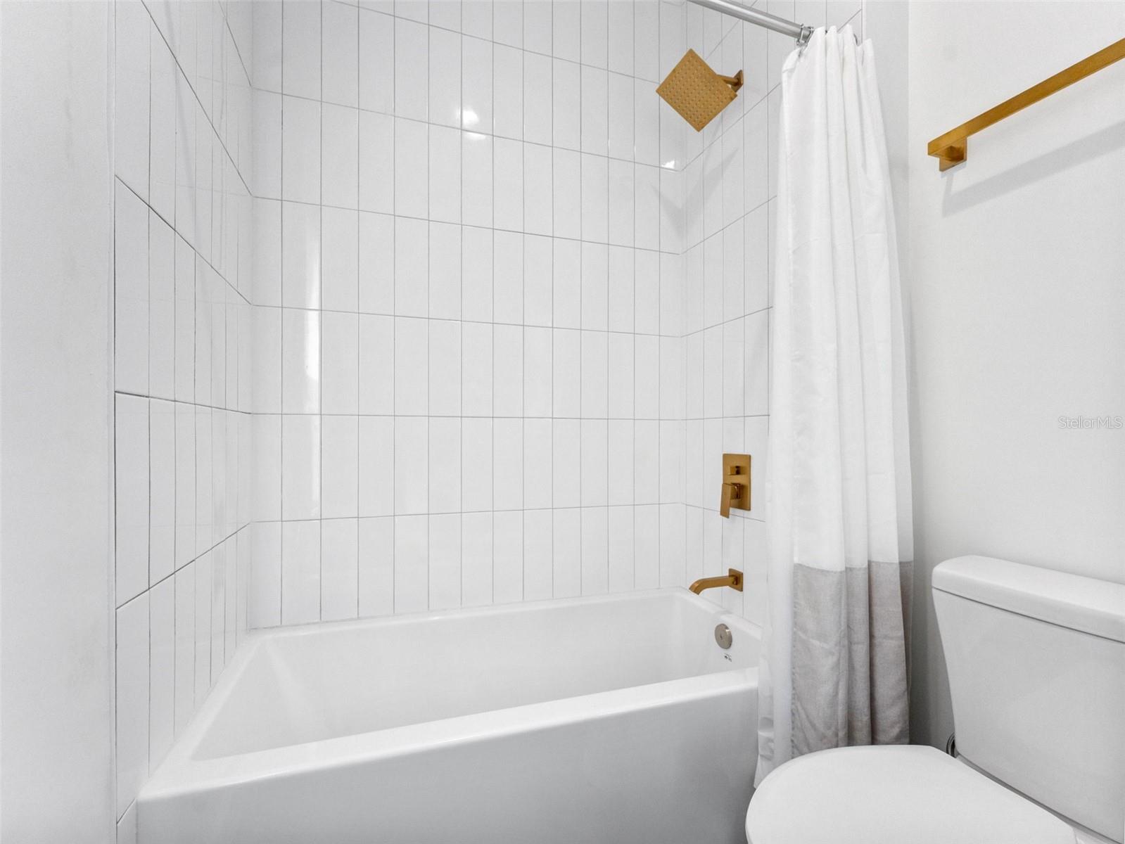 Image 32 of 44 For 102 Adalee  