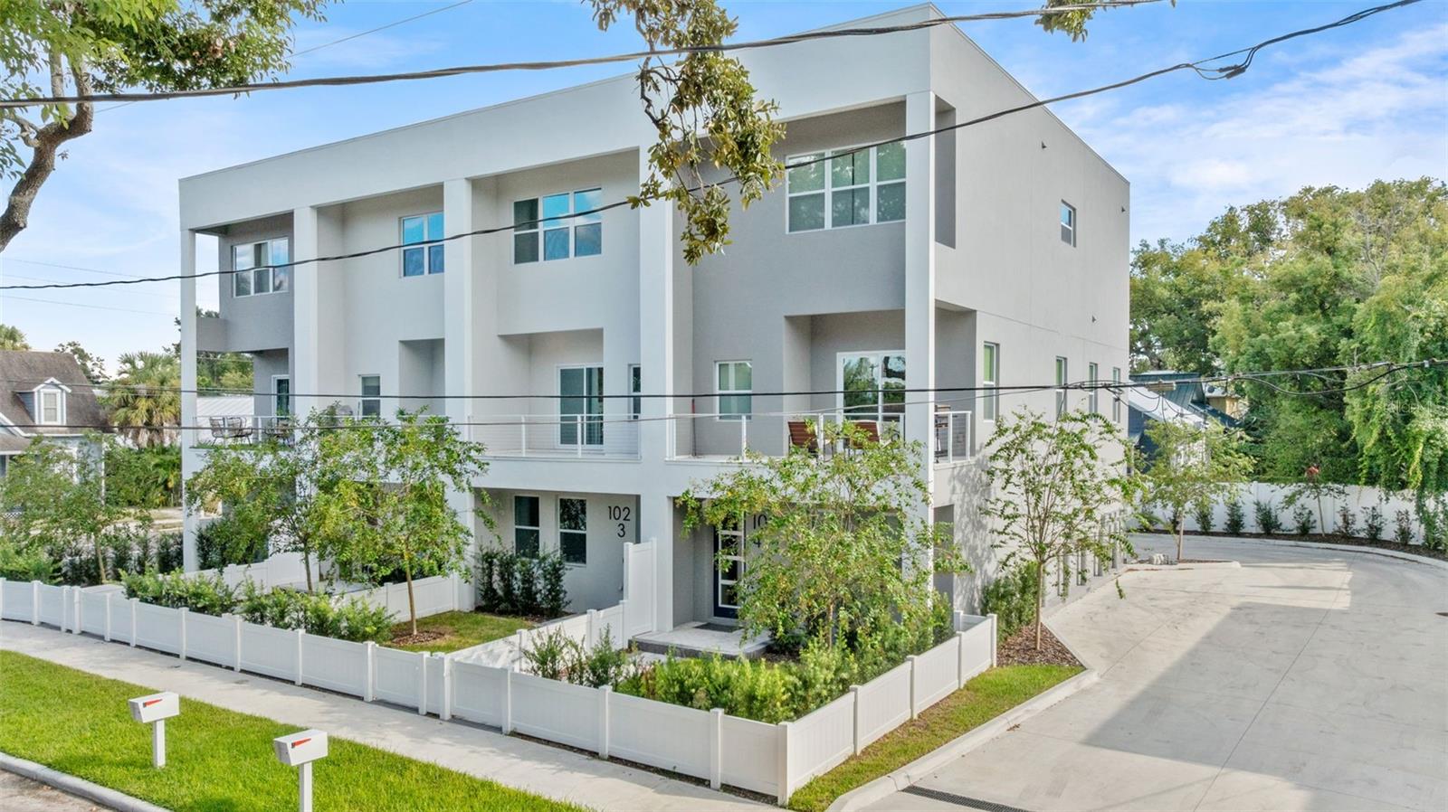 Image 40 of 44 For 102 Adalee  