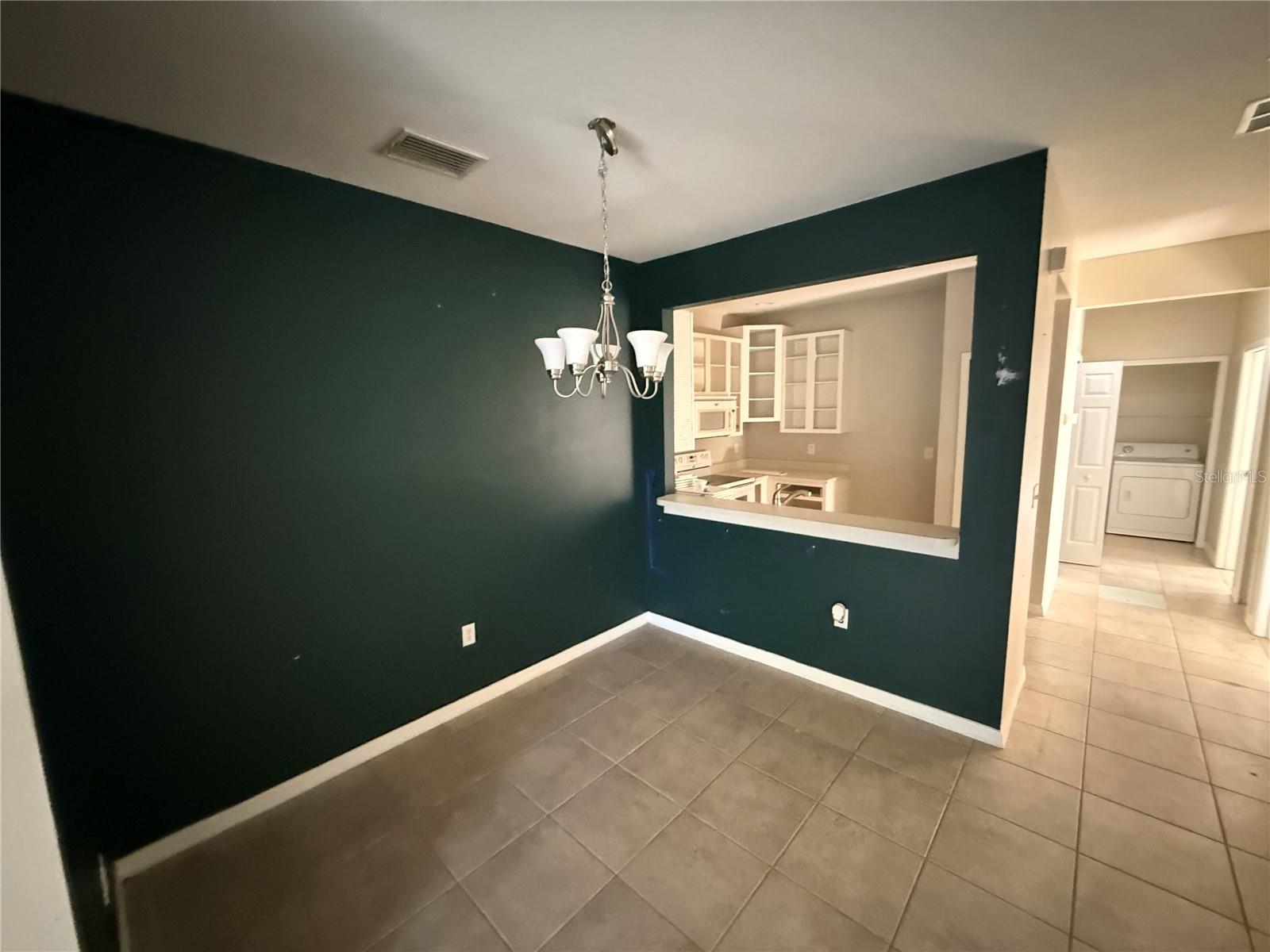 Image 4 of 15 For 3693 Parkridge Circle 7-101