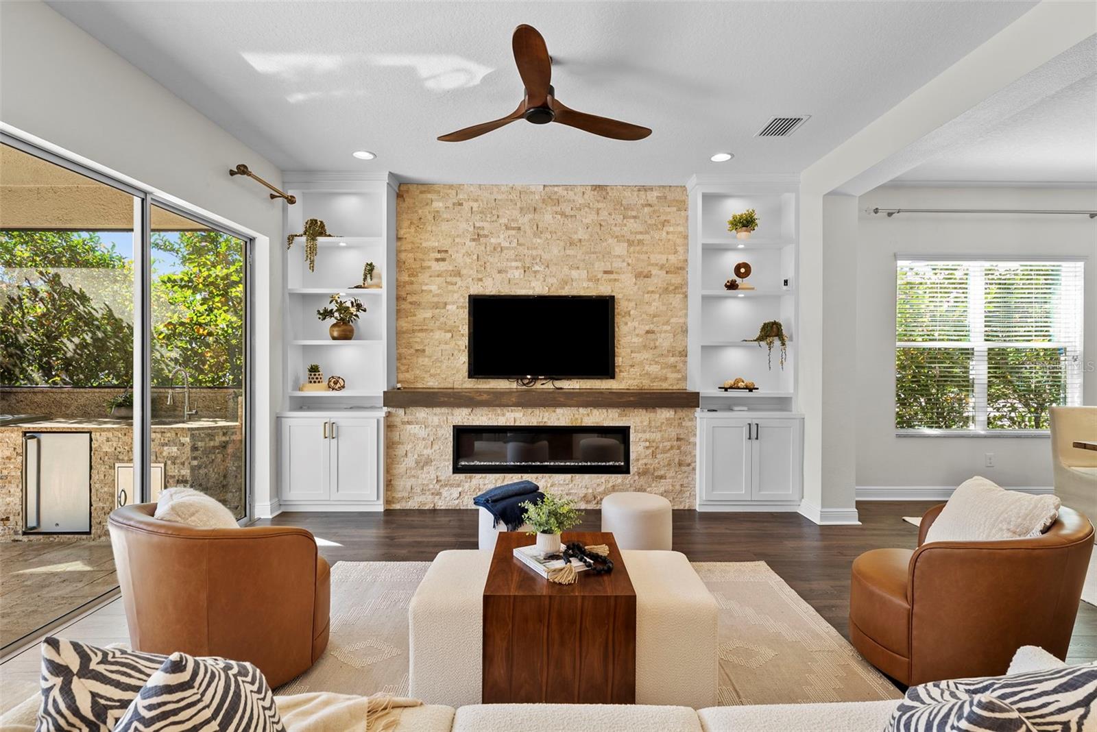 Image 16 of 94 For 2082 Scholartree Way