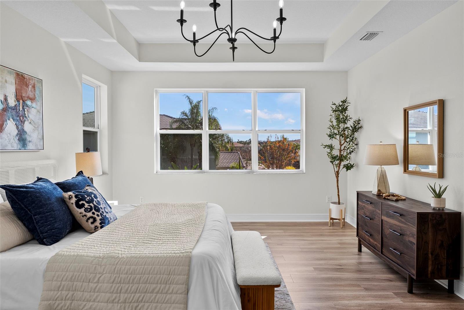 Image 32 of 94 For 2082 Scholartree Way