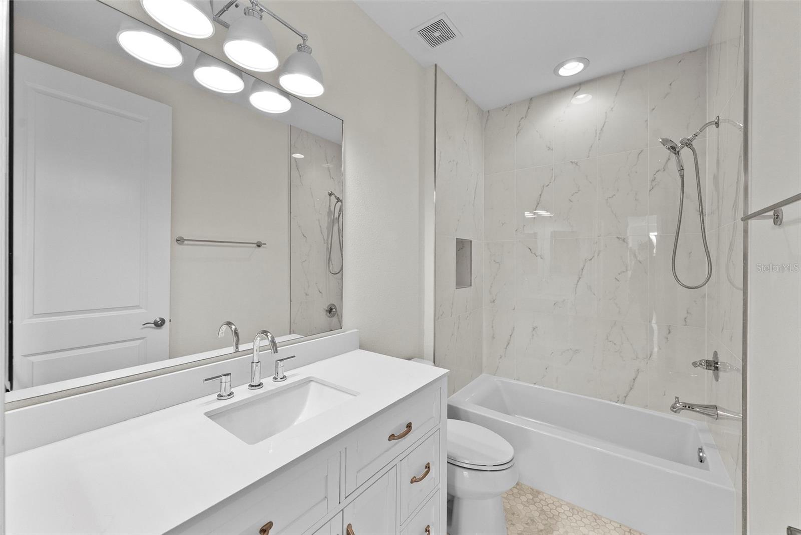 Image 43 of 94 For 2082 Scholartree Way