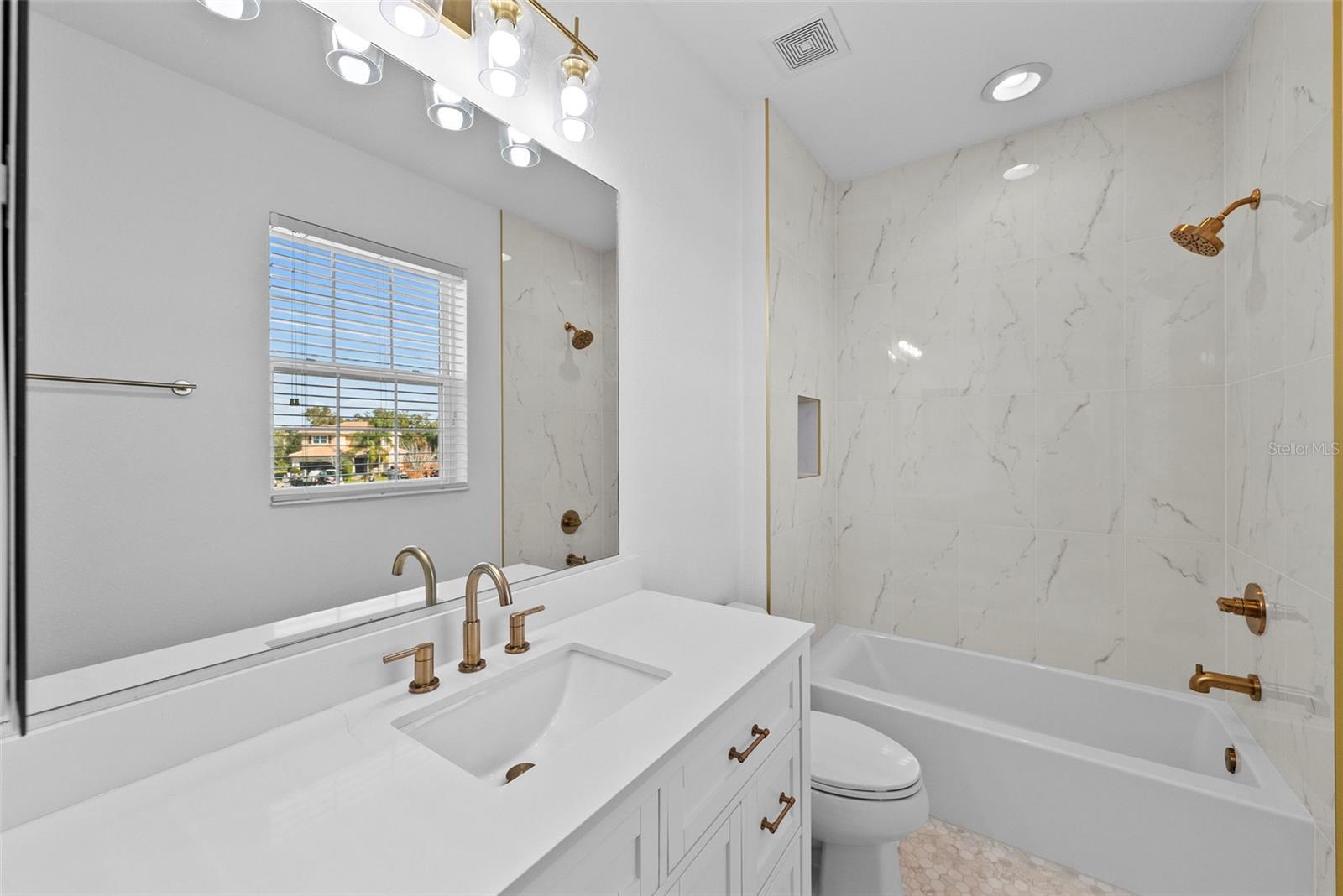 Image 49 of 94 For 2082 Scholartree Way