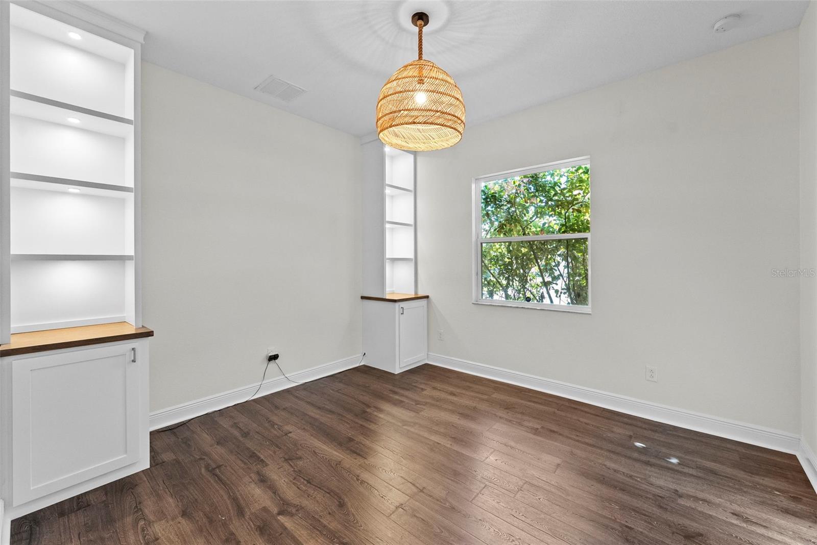 Image 54 of 94 For 2082 Scholartree Way