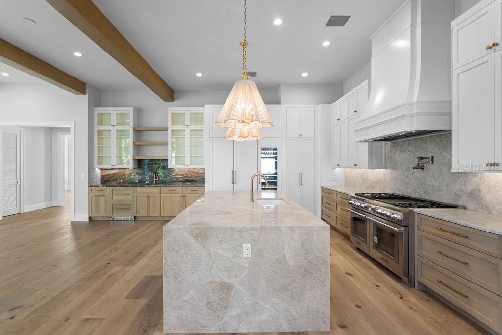 Image 10 of 49 For 5019 Dickens Avenue