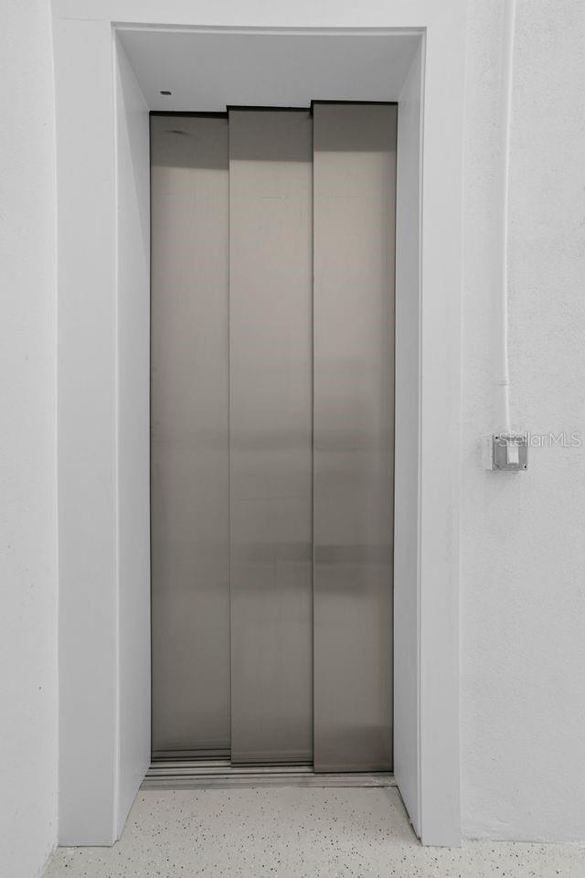 Image 23 of 49 For 5019 Dickens Avenue