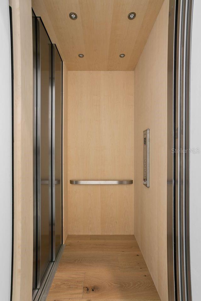 Image 24 of 49 For 5019 Dickens Avenue