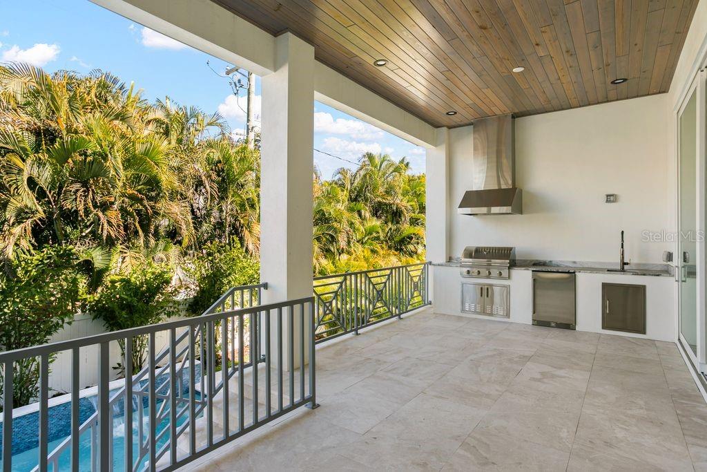 Image 40 of 49 For 5019 Dickens Avenue