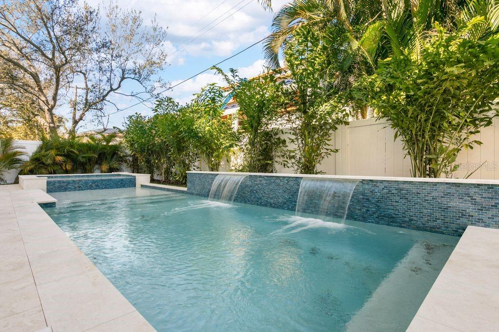 Image 43 of 49 For 5019 Dickens Avenue