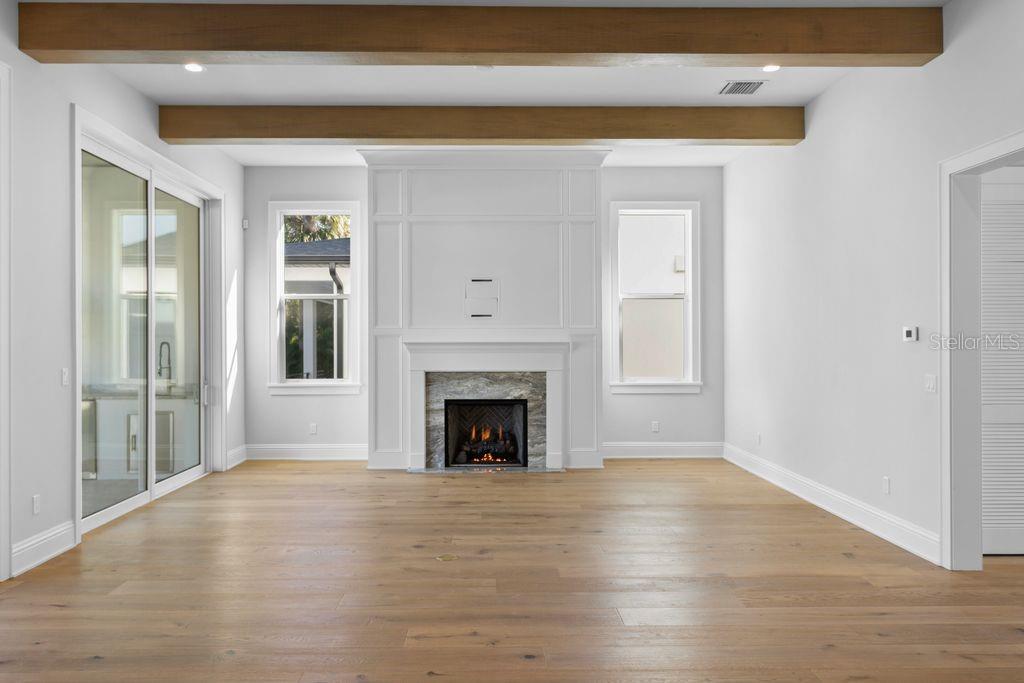 Image 6 of 49 For 5019 Dickens Avenue