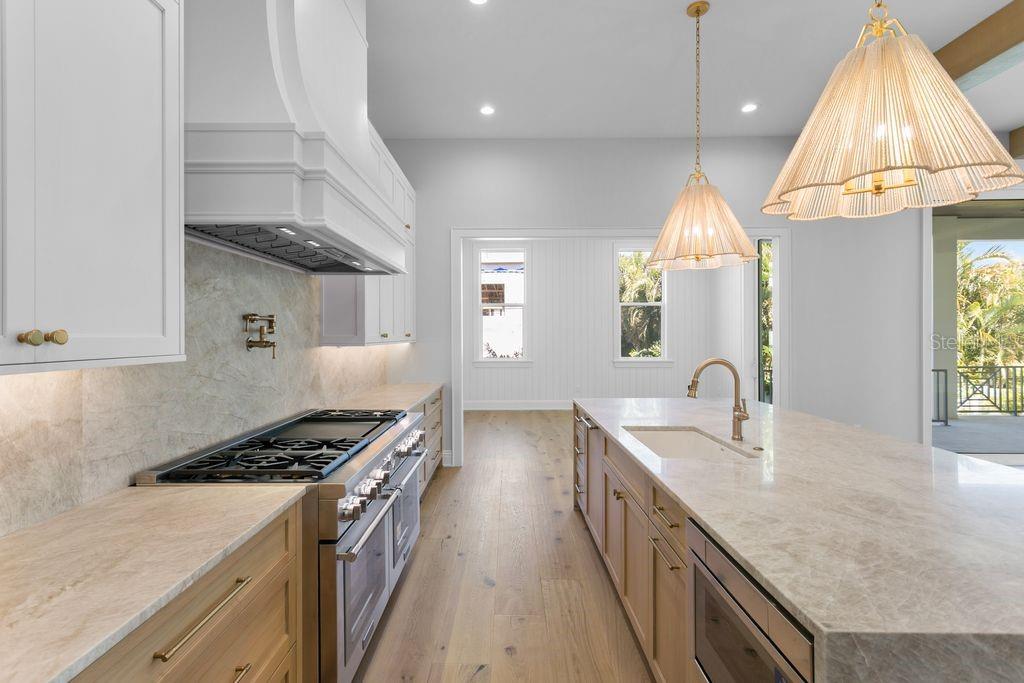 Image 9 of 49 For 5019 Dickens Avenue