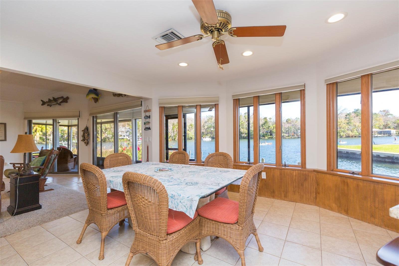 Listing photo id 18 for 4235 Purslane Drive