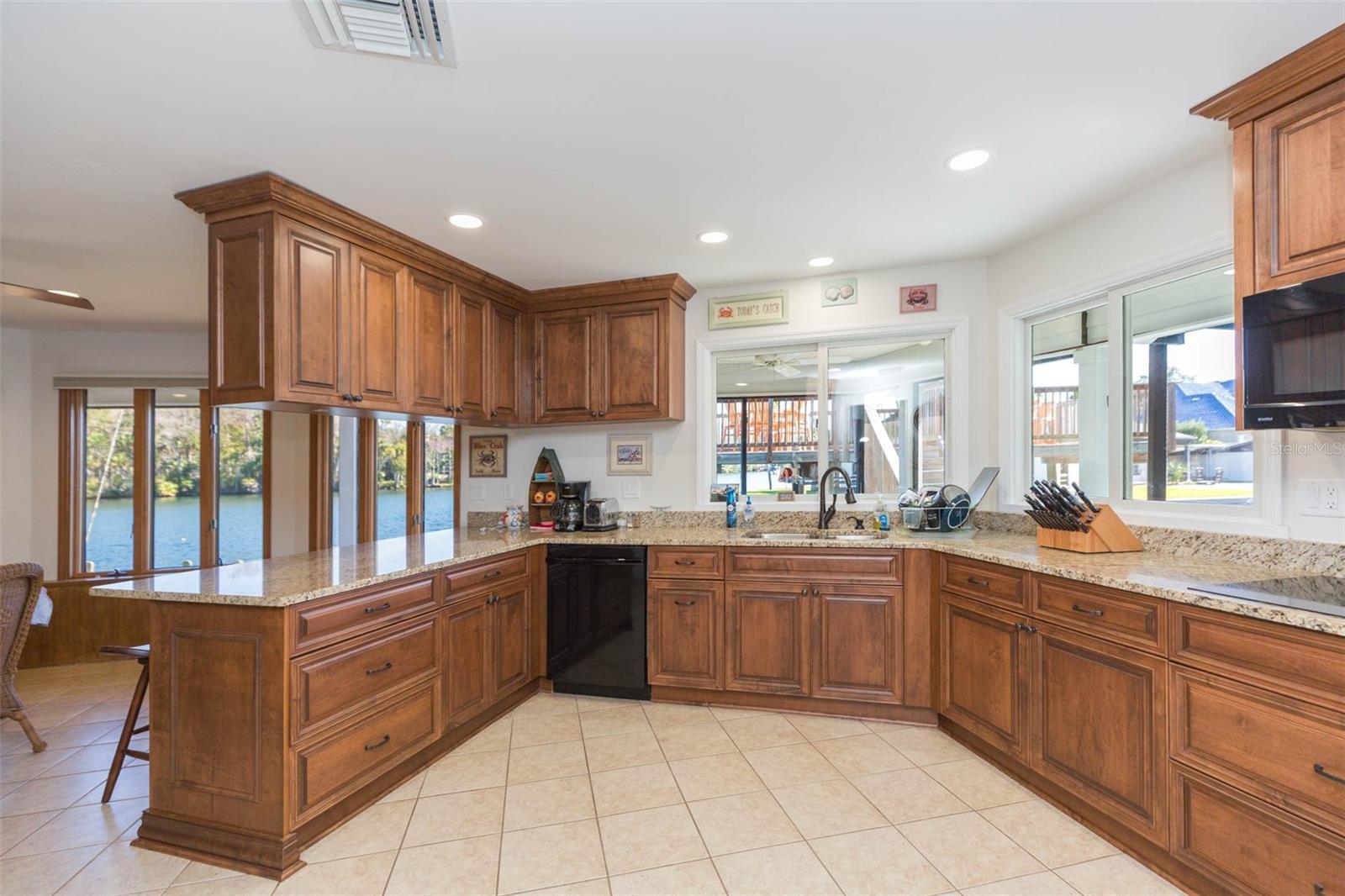 Listing photo id 20 for 4235 Purslane Drive