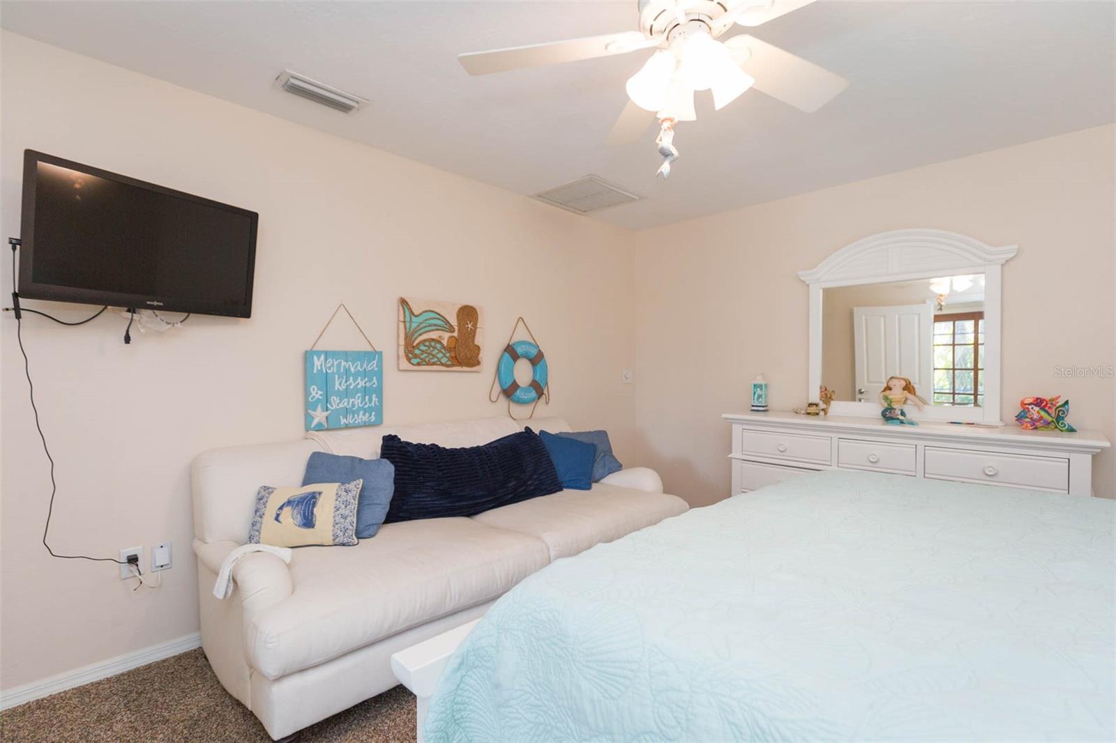 Listing photo id 35 for 4235 Purslane Drive