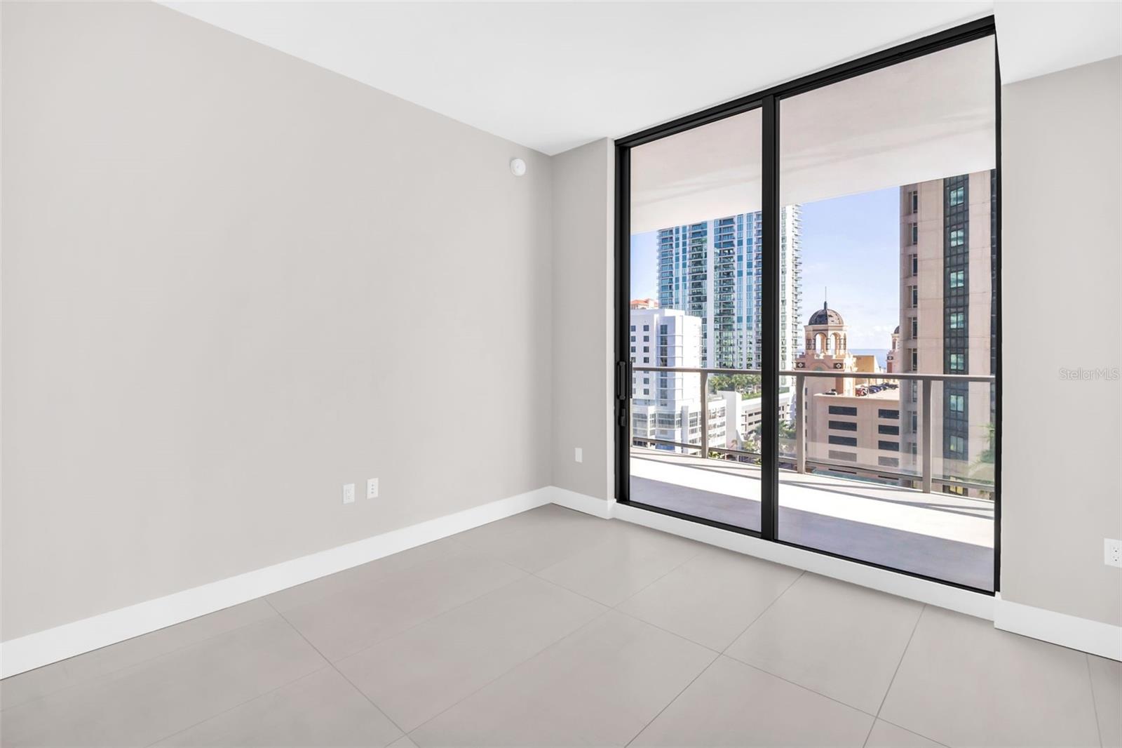 Image 16 of 77 For 275 1st Avenue S 1104