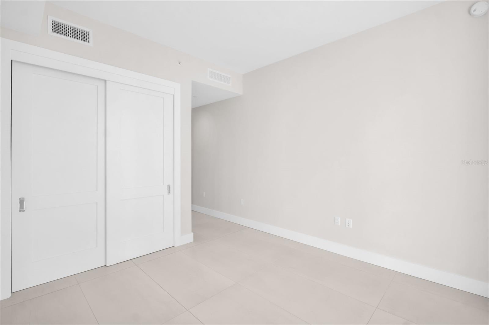 Image 17 of 77 For 275 1st Avenue S 1104