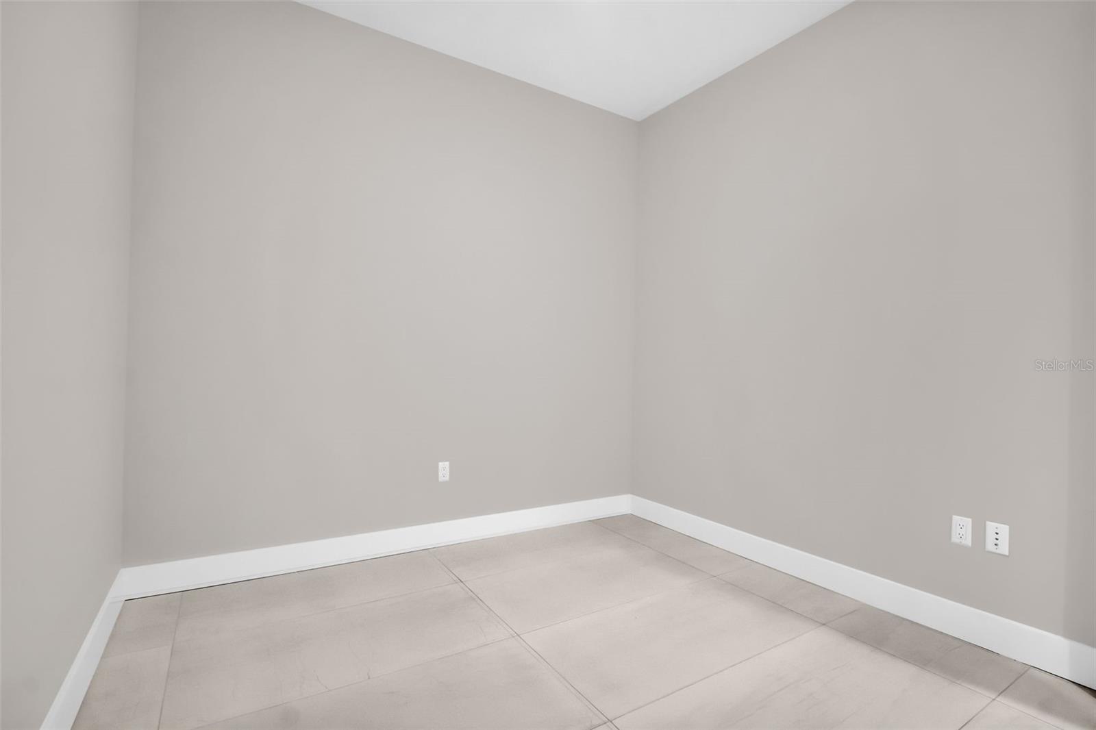 Image 27 of 77 For 275 1st Avenue S 1104