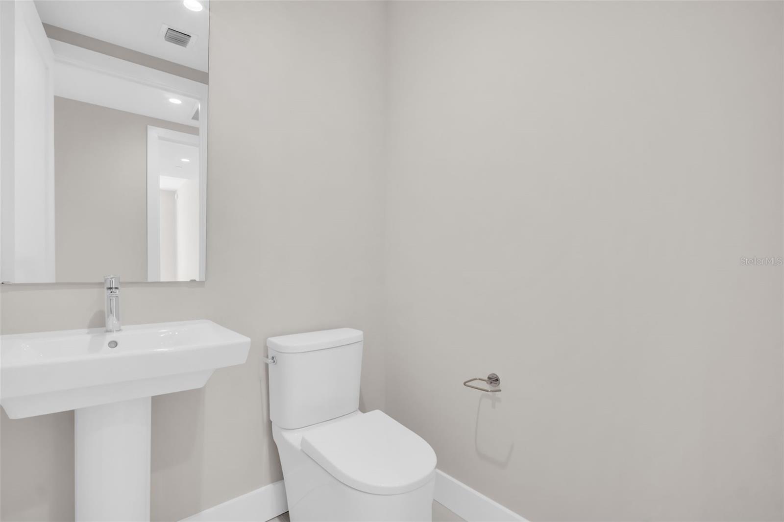 Image 30 of 77 For 275 1st Avenue S 1104