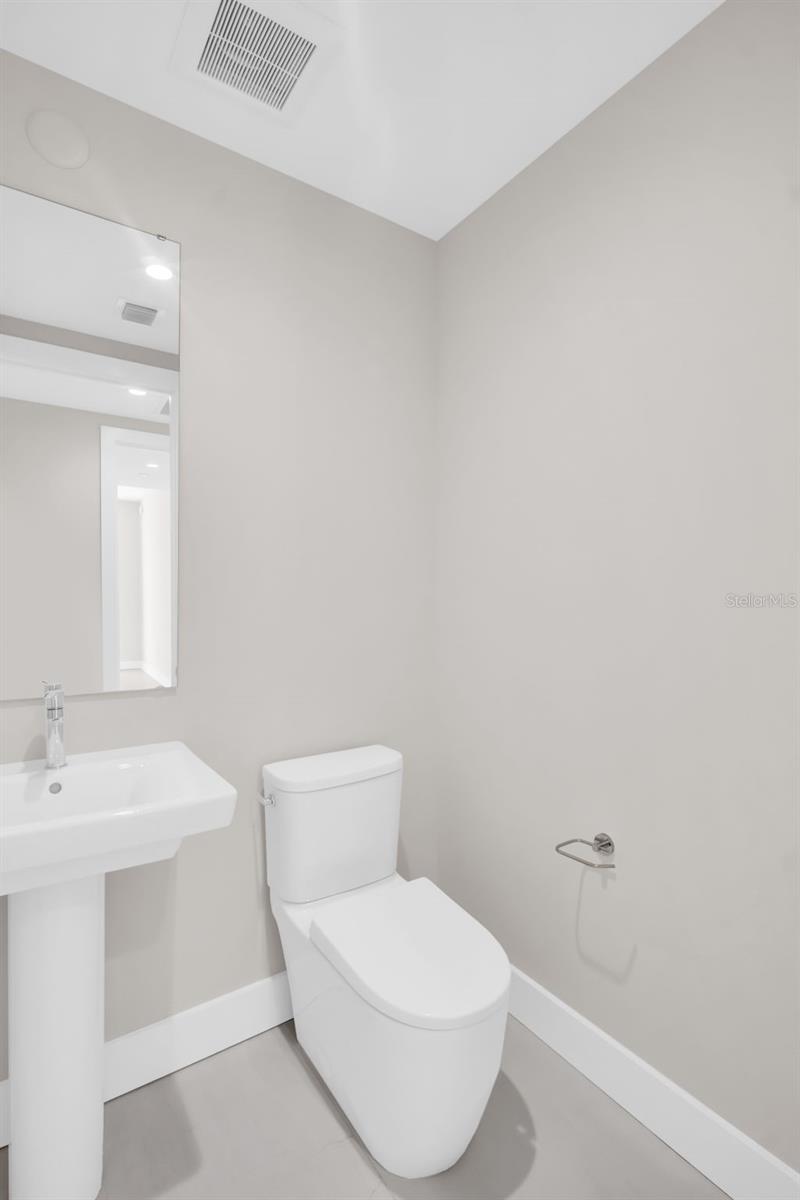 Image 31 of 77 For 275 1st Avenue S 1104