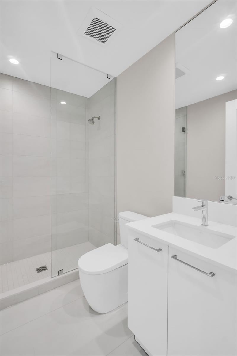 Image 32 of 77 For 275 1st Avenue S 1104