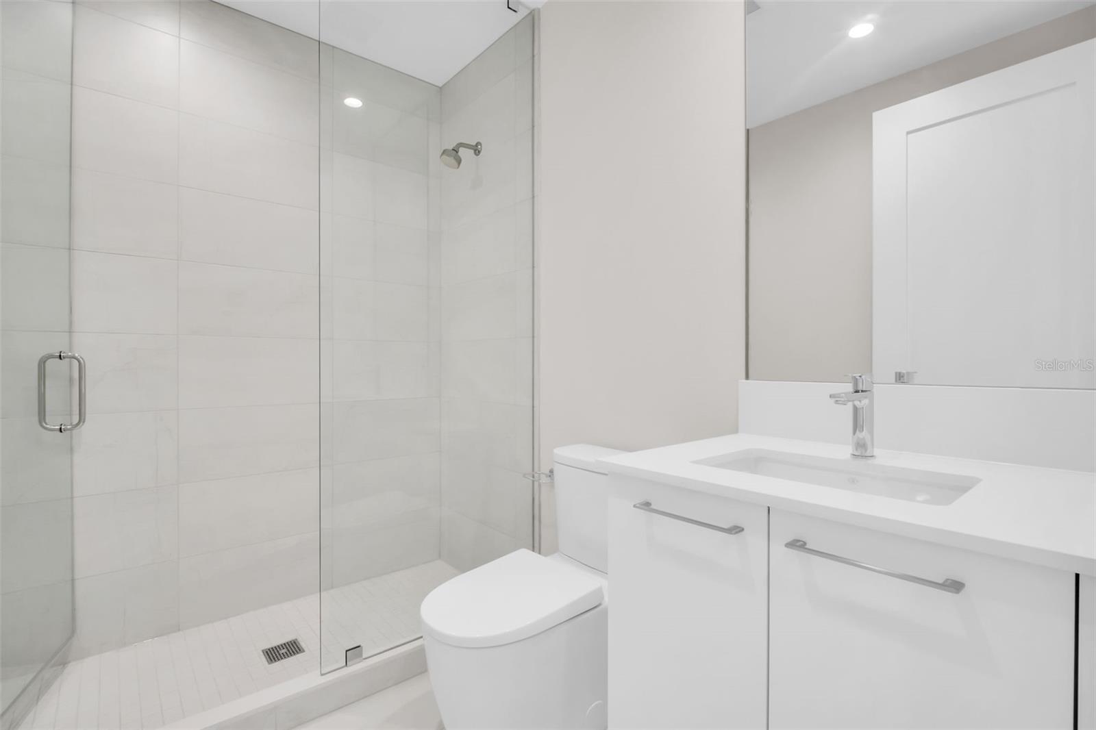 Image 33 of 77 For 275 1st Avenue S 1104