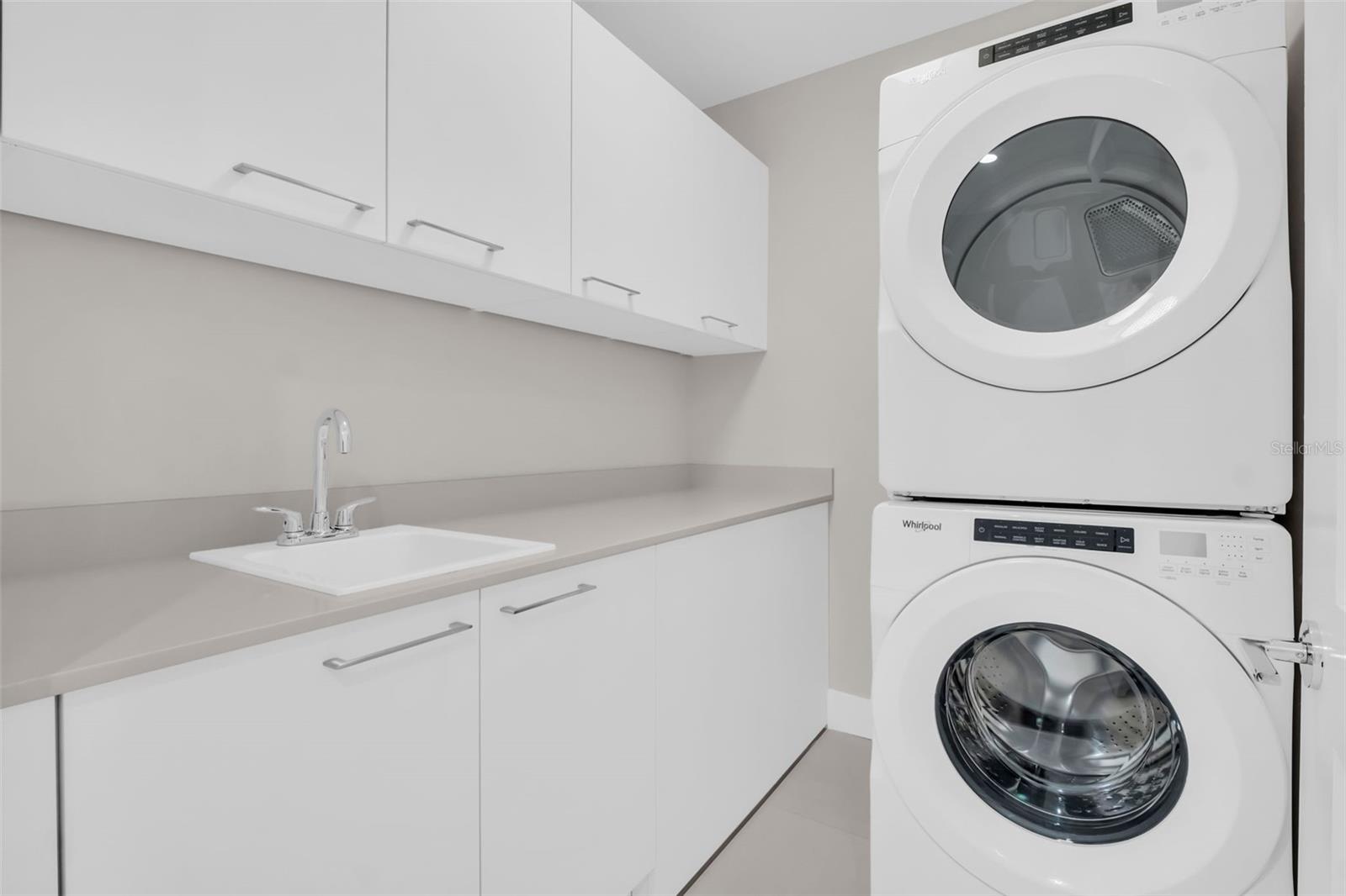 Image 34 of 77 For 275 1st Avenue S 1104