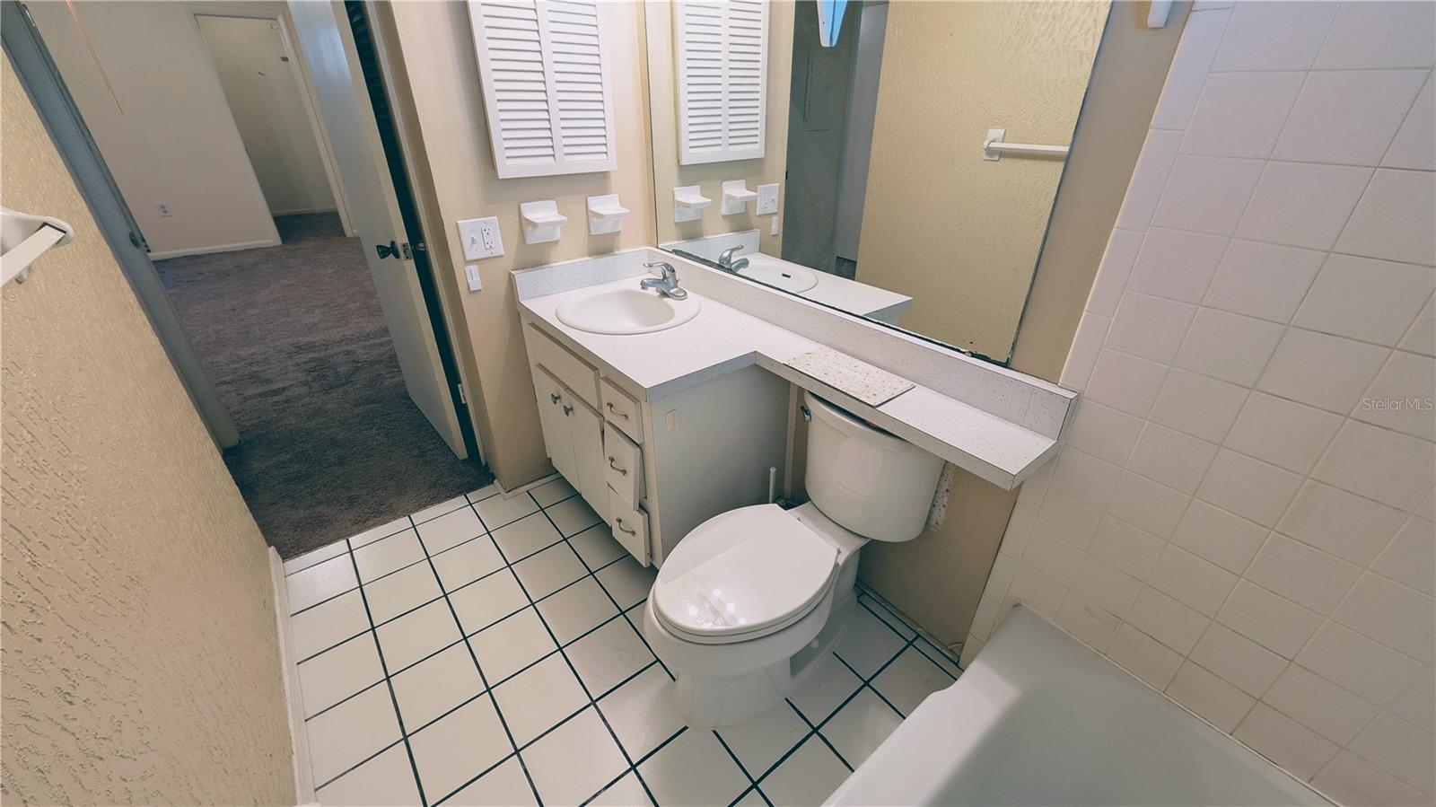 Image 10 of 18 For 5245 Amulet Drive 204