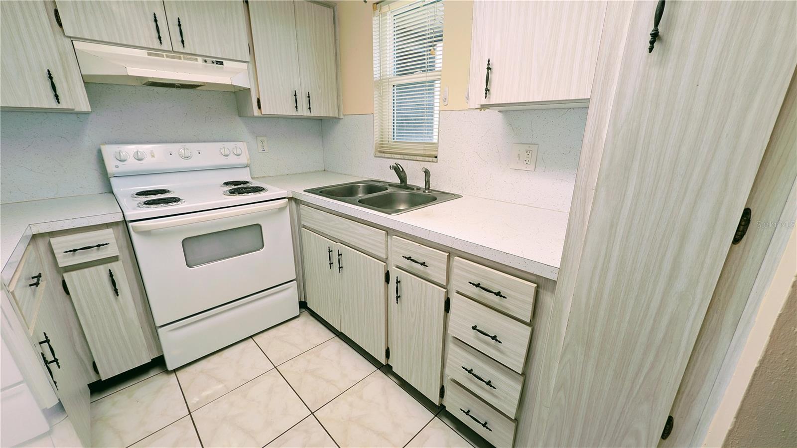 Image 7 of 18 For 5245 Amulet Drive 204