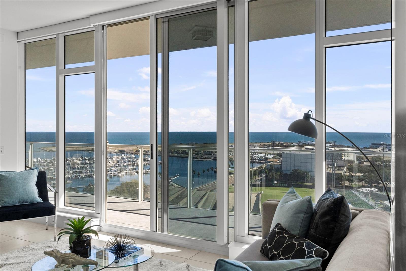 Listing photo id 13 for 175 1st Street S 1604