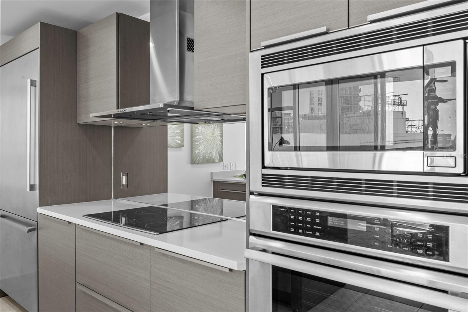 Listing photo id 16 for 175 1st Street S 1604