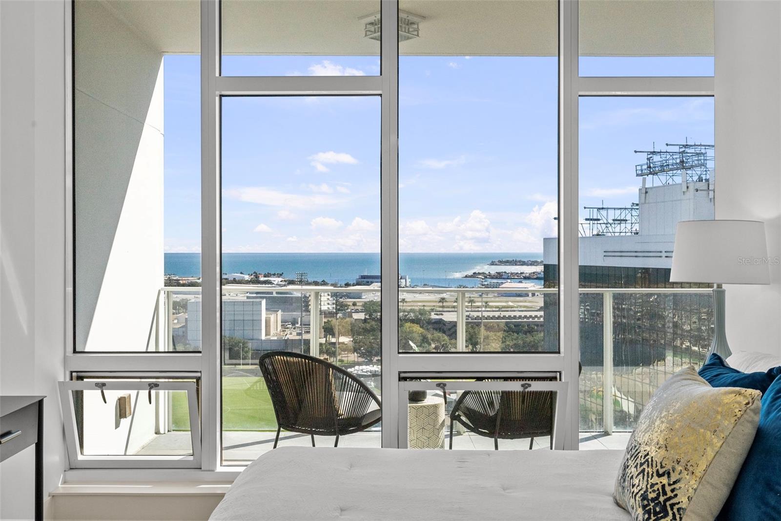 Listing photo id 18 for 175 1st Street S 1604