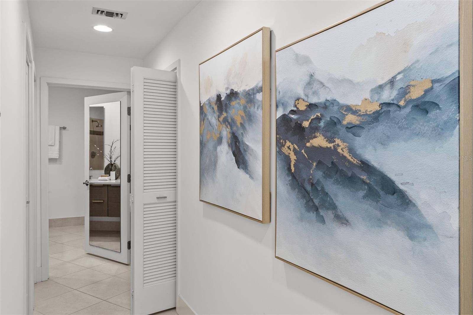 Listing photo id 21 for 175 1st Street S 1604