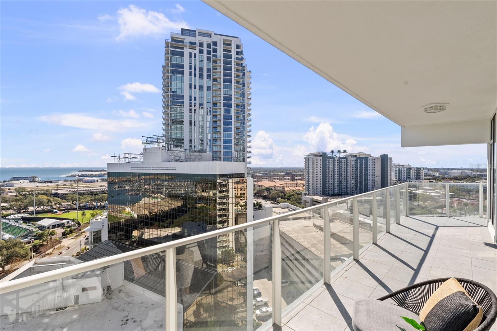 Listing photo id 28 for 175 1st Street S 1604