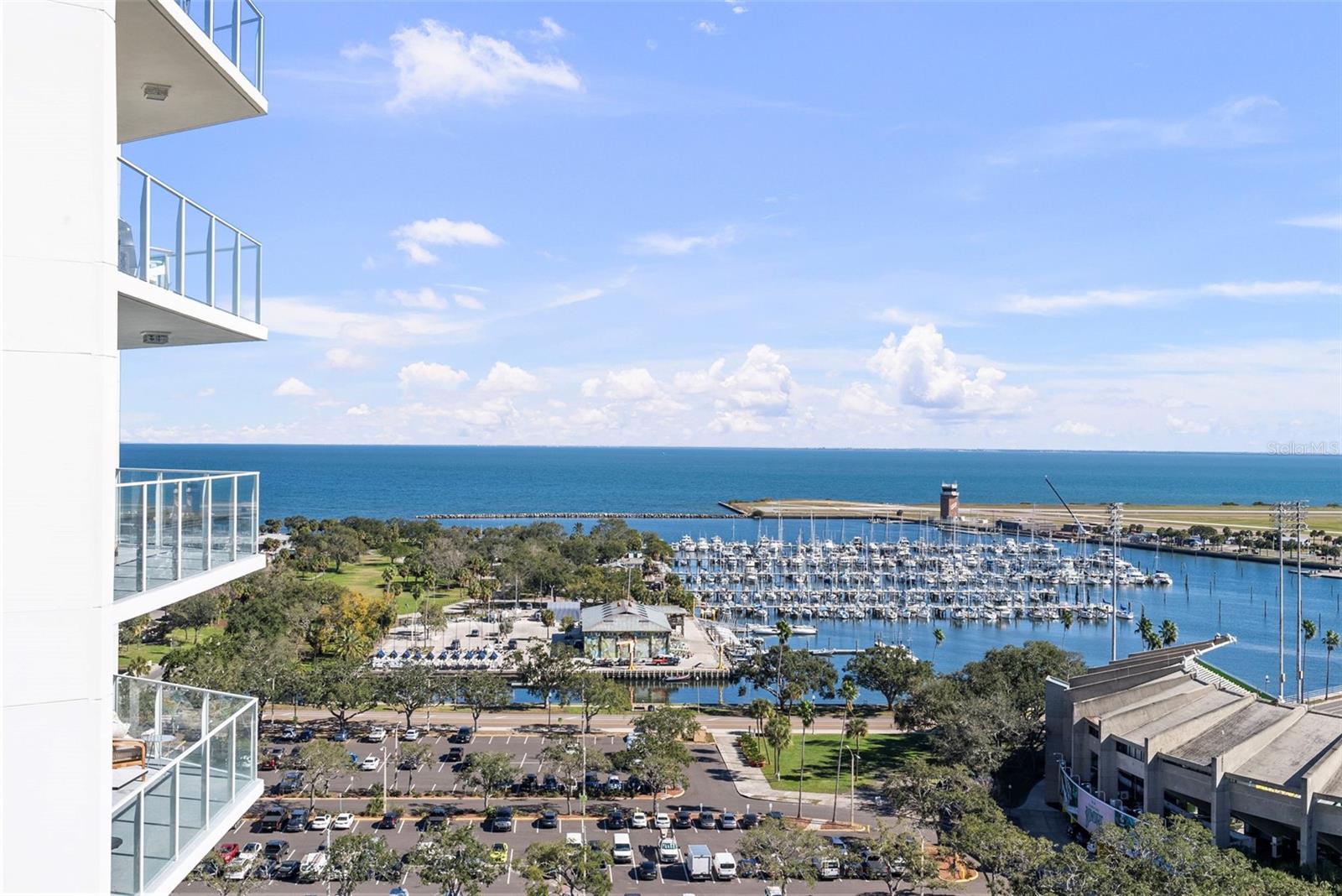 Listing photo id 31 for 175 1st Street S 1604